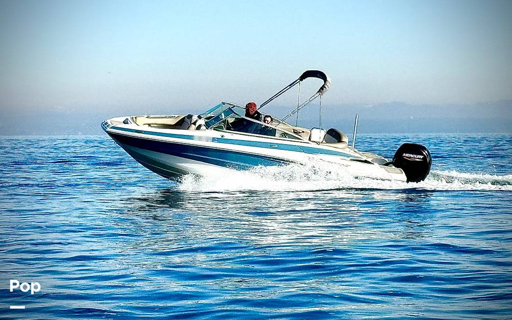 Slide: The Image of Crownline Boats E 215 XS 2022 - 15120488