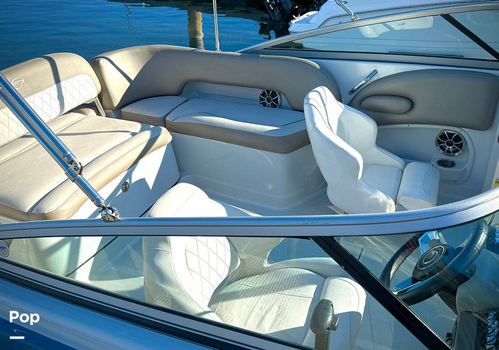 Slide: The Image of Crownline Boats E 215 XS 2022 - 15120511