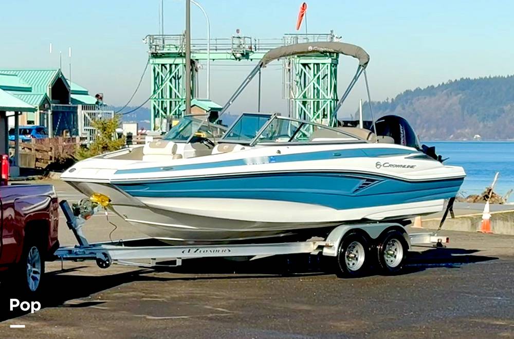 Slide: The Image of Crownline Boats E 215 XS 2022 - 15120518