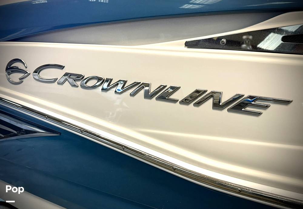 Slide: The Image of Crownline Boats E 215 XS 2022 - 15165690