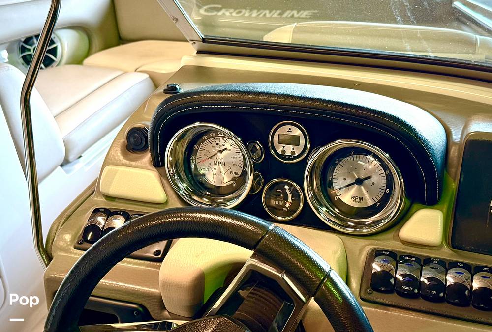 Slide: The Image of Crownline Boats E 215 XS 2022 - 15165699