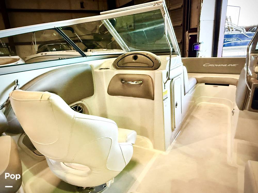 Slide: The Image of Crownline Boats E 215 XS 2022 - 15165704