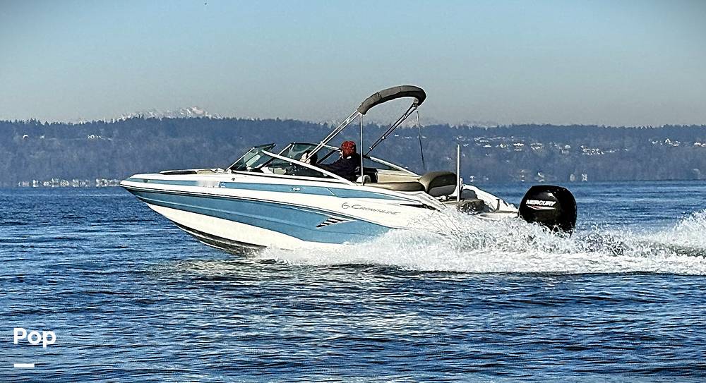 Slide: The Image of Crownline Boats E 215 XS 2022 - 15120489