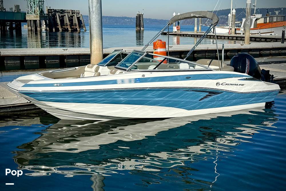 Slide: The Image of Crownline Boats E 215 XS 2022 - 15120490
