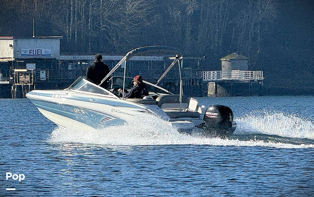 Slide: The Image of Crownline Boats E 215 XS 2022 - 15120507