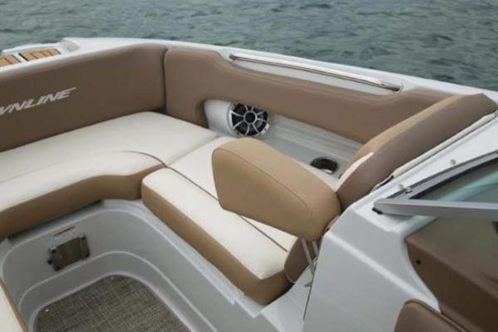 Slide: The Image of Crownline Boats E 215 XS 2023 - 1801204