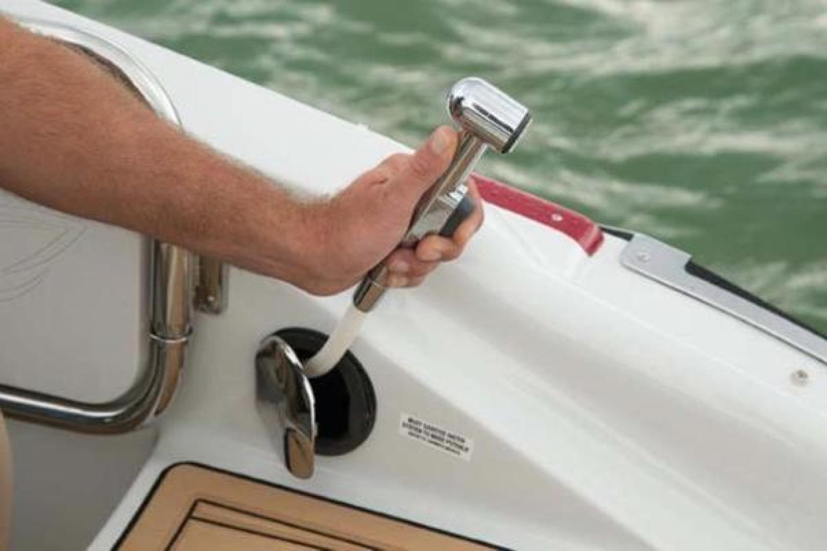 Slide: The Image of Crownline Boats E 215 XS 2023 - 1801206