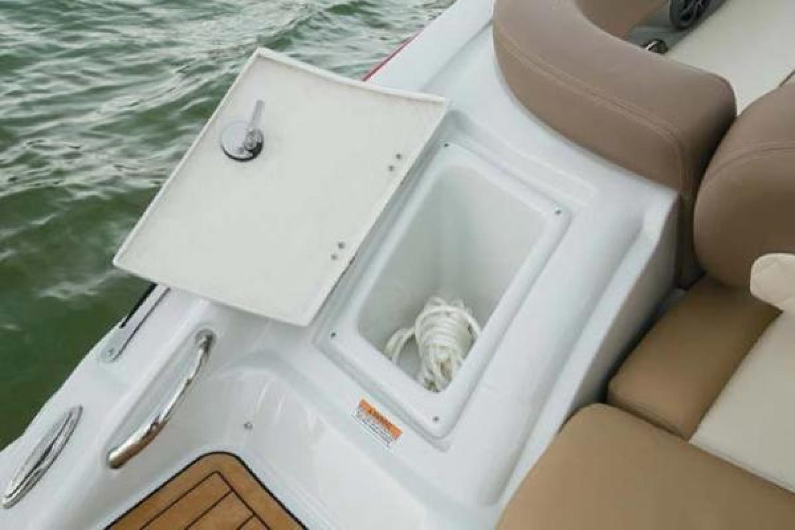 Slide: The Image of Crownline Boats E 215 XS 2023 - 1801208