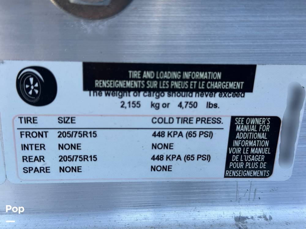 Slide: The Image of Crownline Boats E230XS 2024 - 15678431