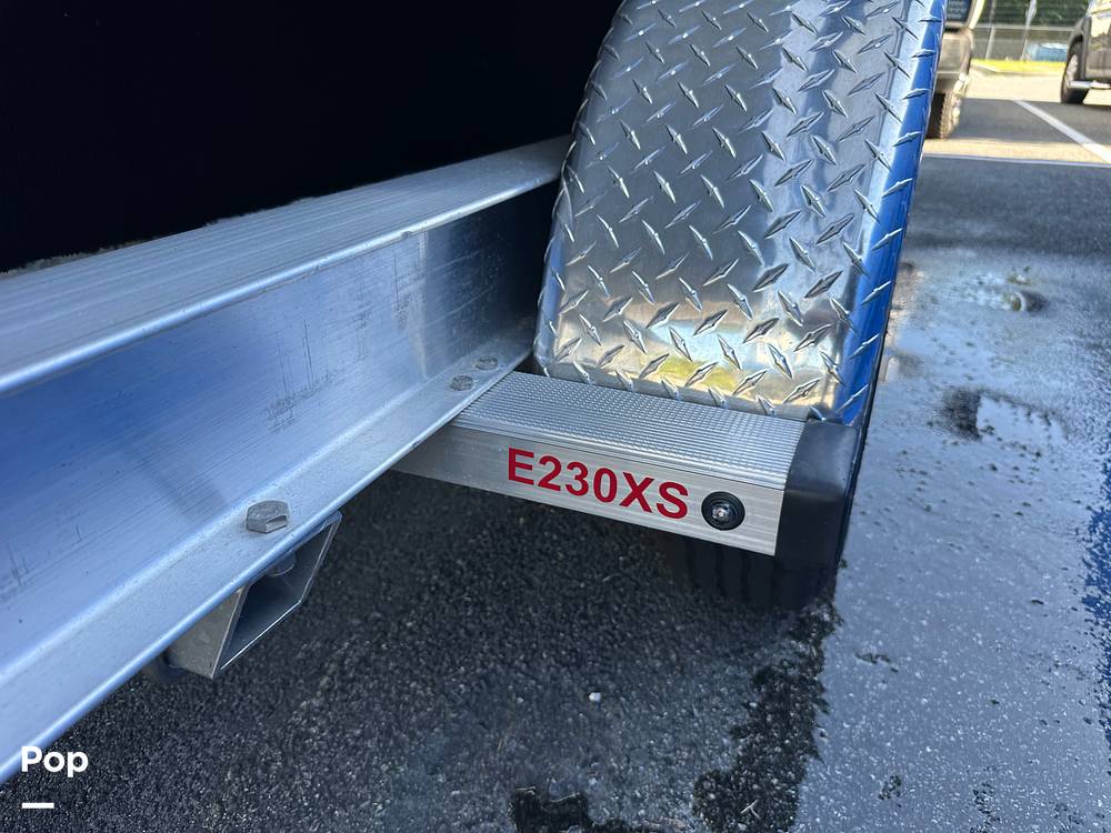 Slide: The Image of Crownline Boats E230XS 2024 - 15678435