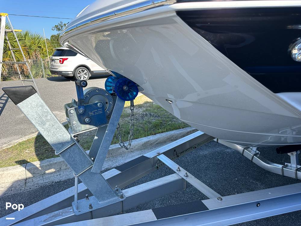 Slide: The Image of Crownline Boats E230XS 2024 - 15678443