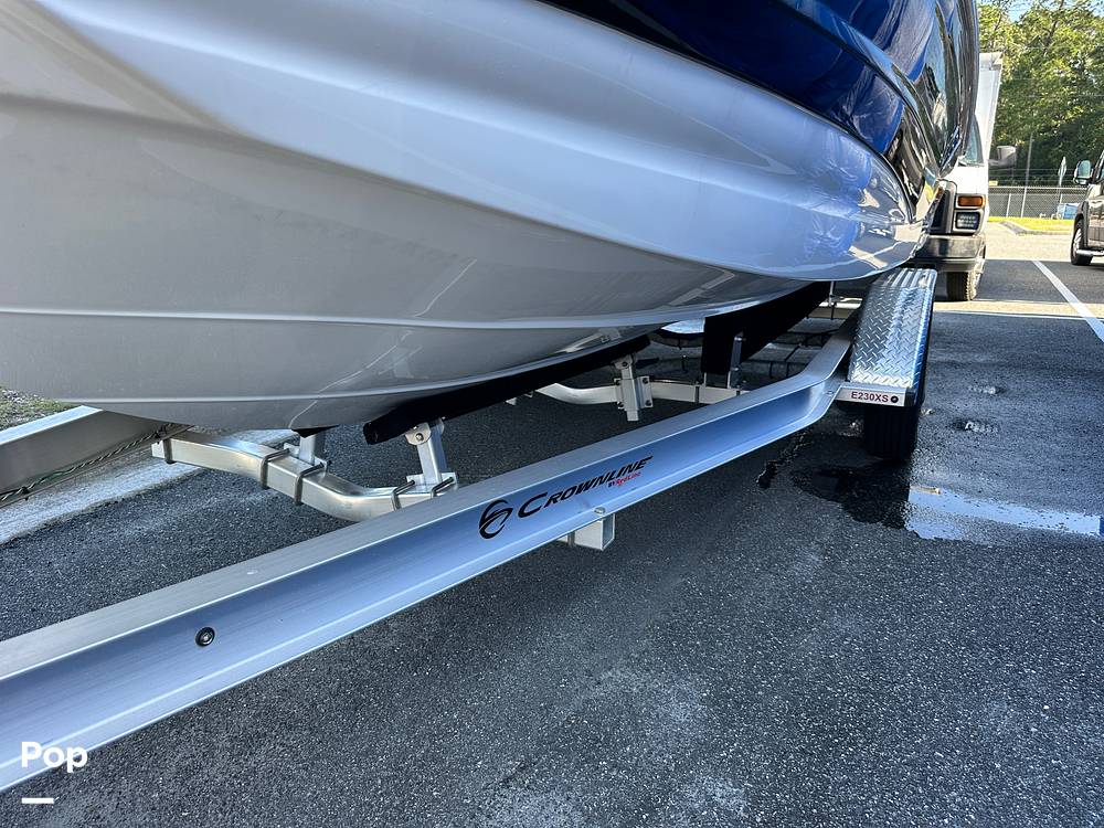 Slide: The Image of Crownline Boats E230XS 2024 - 15678445