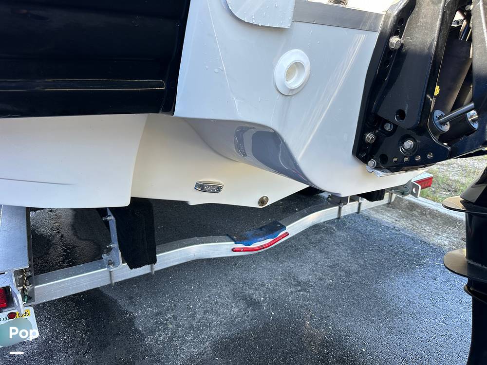 Slide: The Image of Crownline Boats E230XS 2024 - 15678450