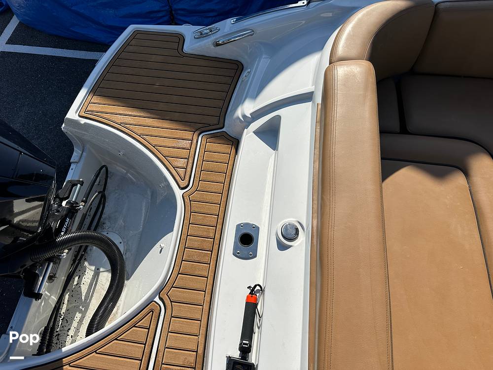 Slide: The Image of Crownline Boats E230XS 2024 - 15678465
