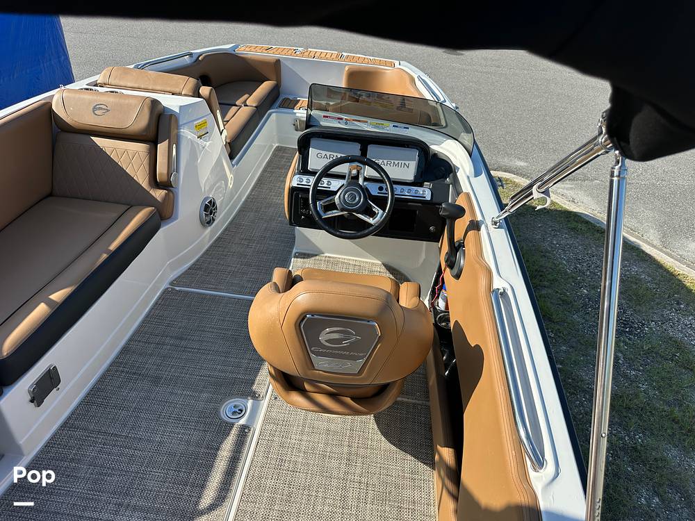 Slide: The Image of Crownline Boats E230XS 2024 - 15678468