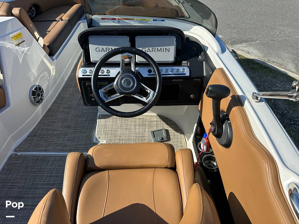 Slide: The Image of Crownline Boats E230XS 2024 - 15678470