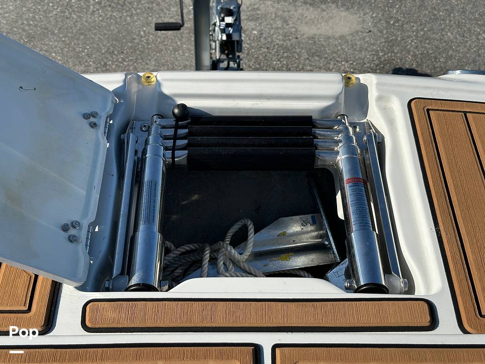 Slide: The Image of Crownline Boats E230XS 2024 - 15678478