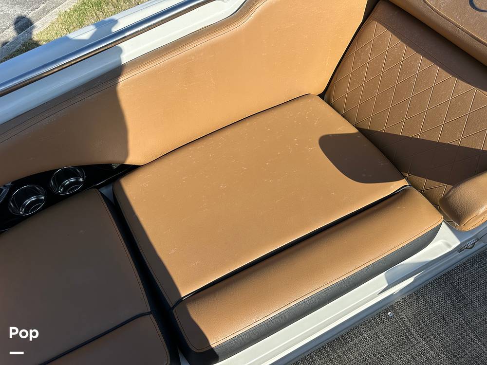 Slide: The Image of Crownline Boats E230XS 2024 - 15678480