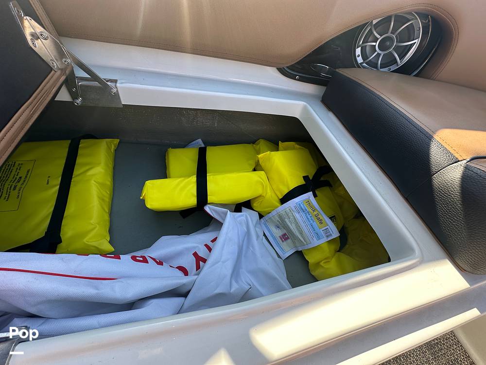 Slide: The Image of Crownline Boats E230XS 2024 - 15678486