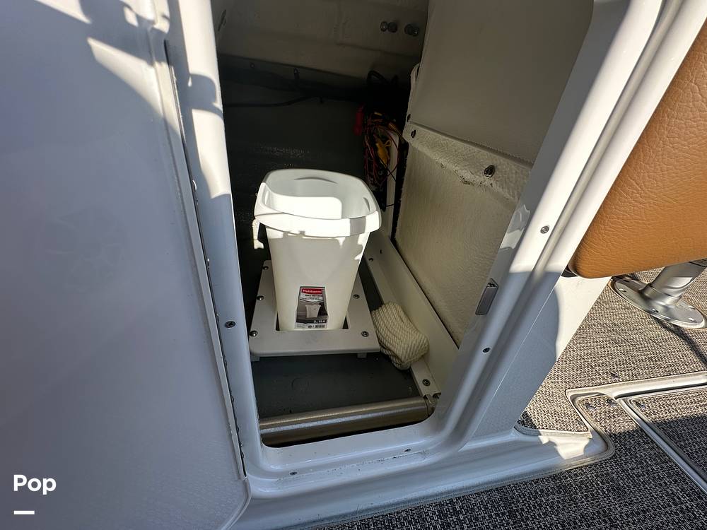 Slide: The Image of Crownline Boats E230XS 2024 - 15678489