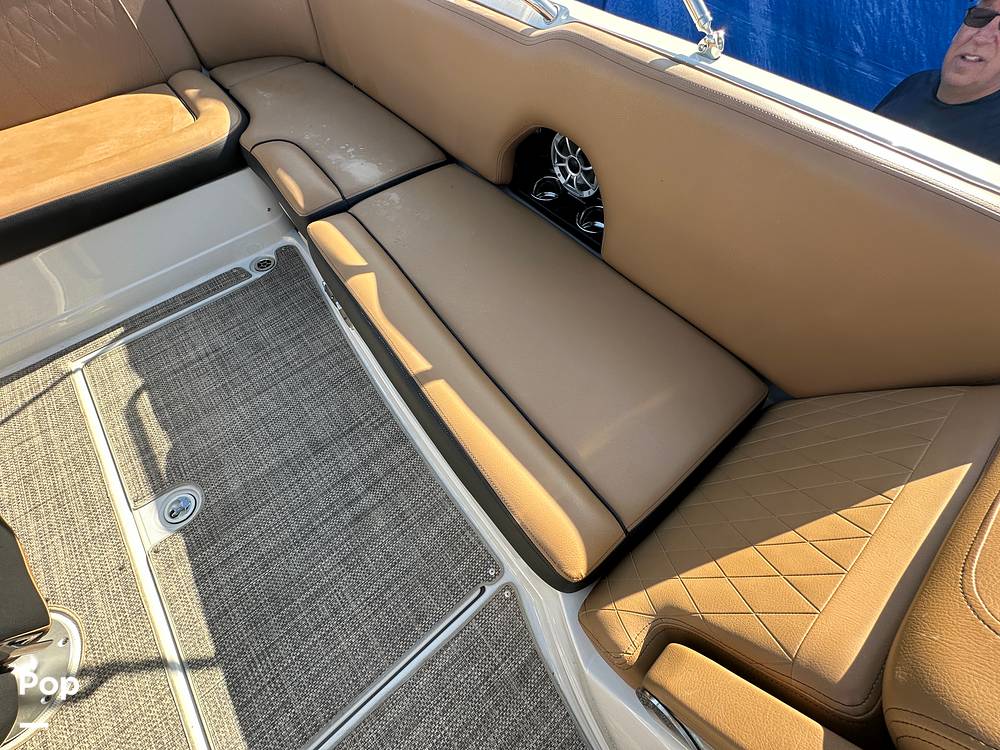 Slide: The Image of Crownline Boats E230XS 2024 - 15678490