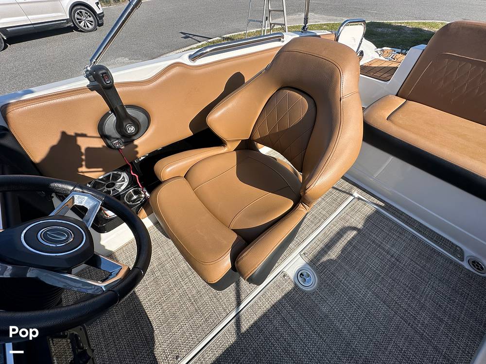 Slide: The Image of Crownline Boats E230XS 2024 - 15678491