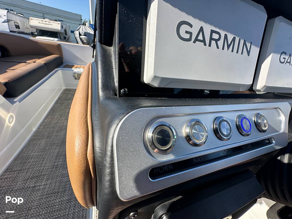 Slide: The Image of Crownline Boats E230XS 2024 - 15678494