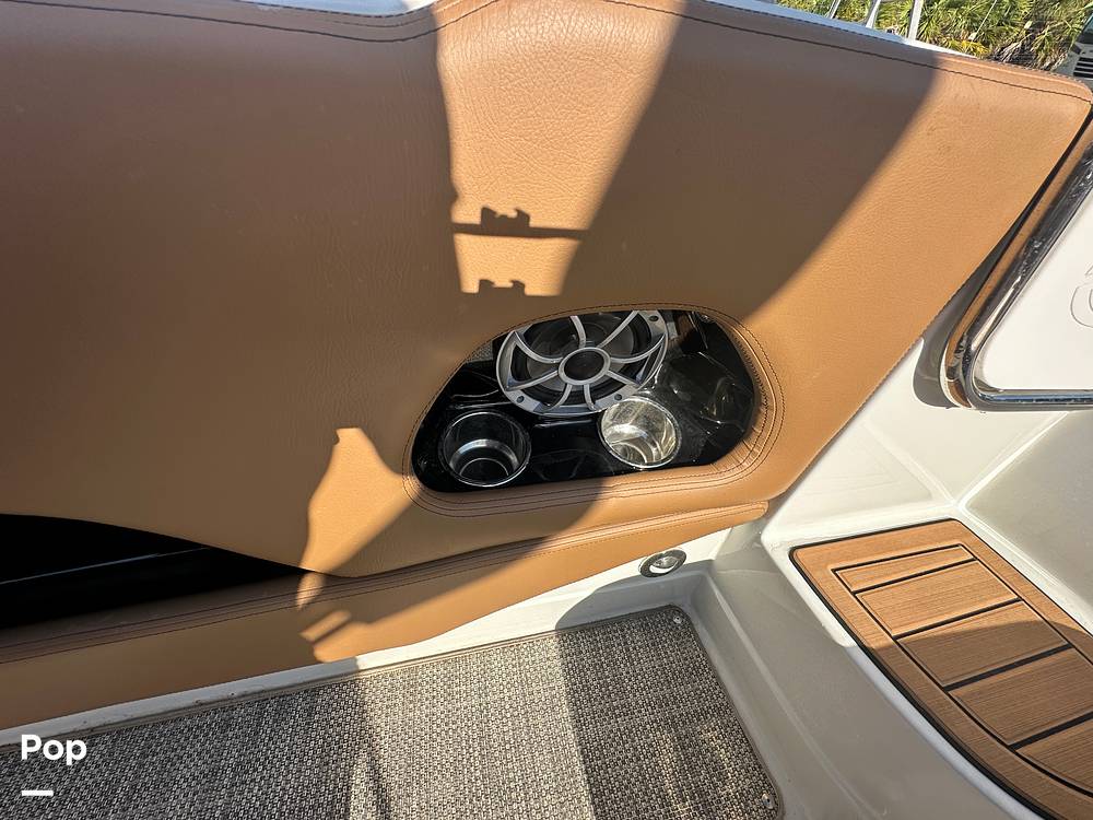 Slide: The Image of Crownline Boats E230XS 2024 - 15678502