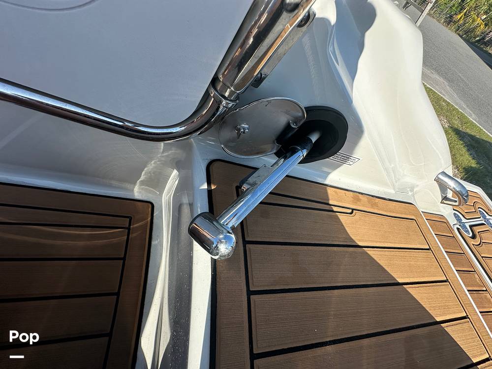 Slide: The Image of Crownline Boats E230XS 2024 - 15678515