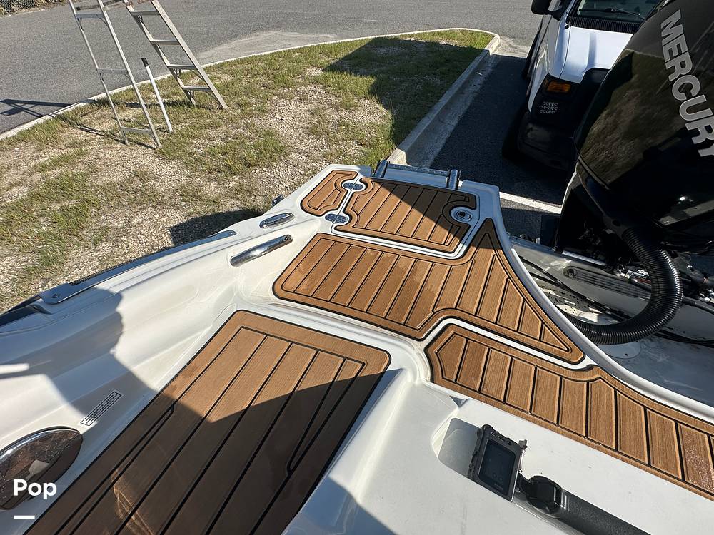 Slide: The Image of Crownline Boats E230XS 2024 - 15678516