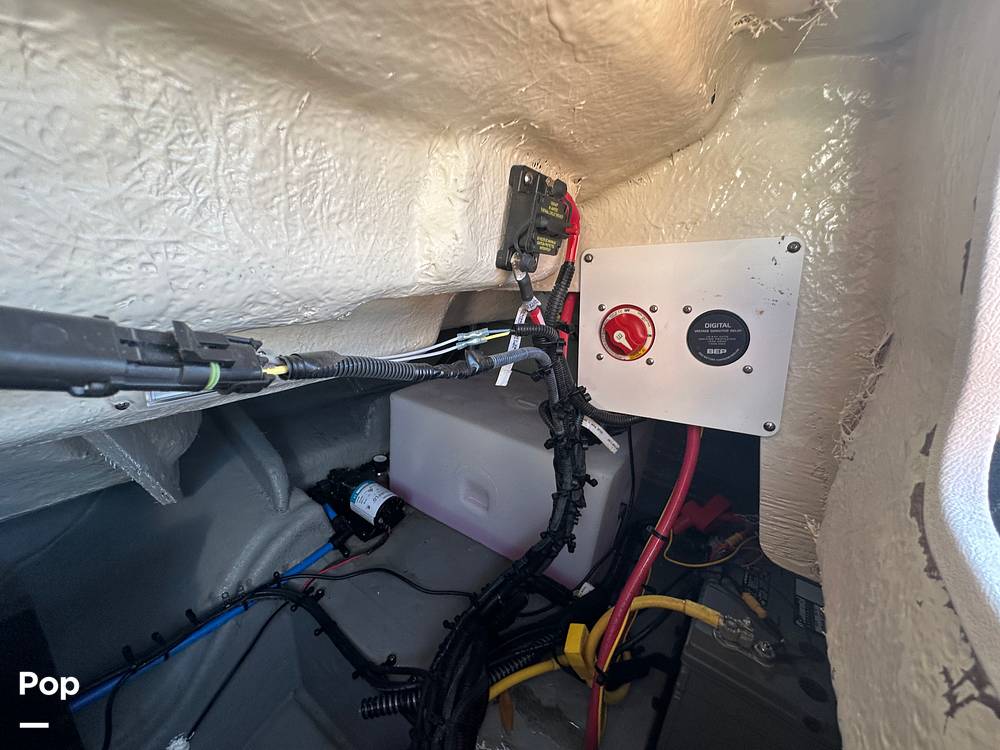 Slide: The Image of Crownline Boats E230XS 2024 - 15678520