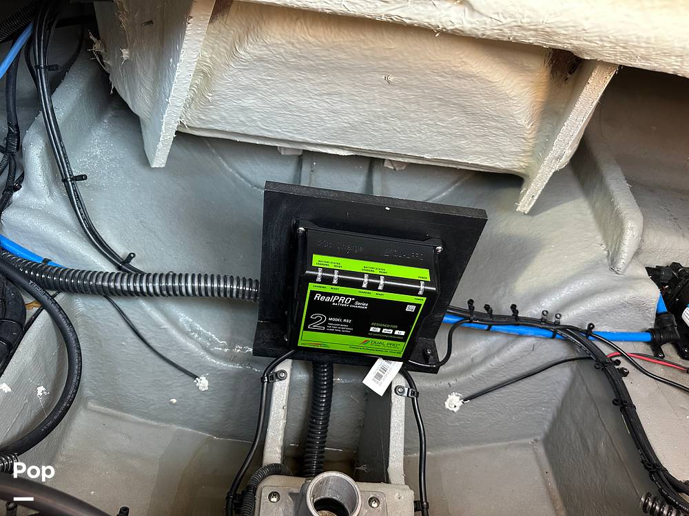 Slide: The Image of Crownline Boats E230XS 2024 - 15678522