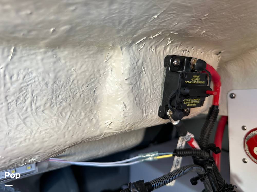 Slide: The Image of Crownline Boats E230XS 2024 - 15678525