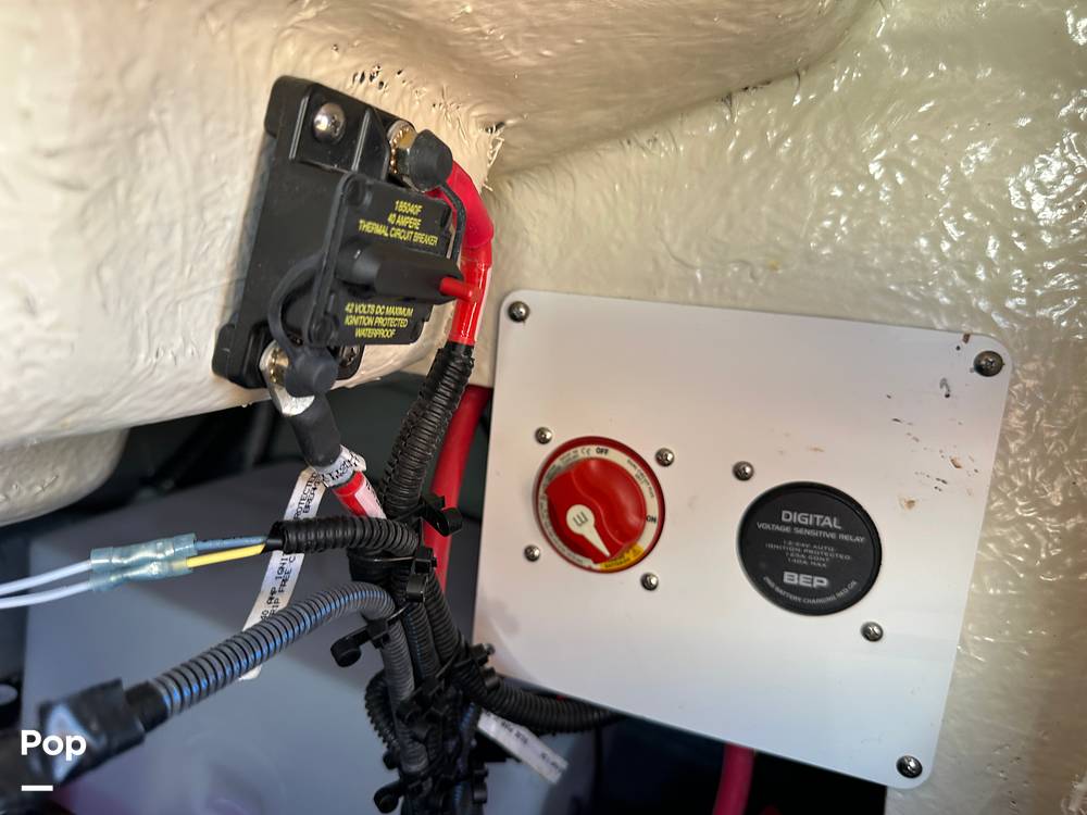 Slide: The Image of Crownline Boats E230XS 2024 - 15678526