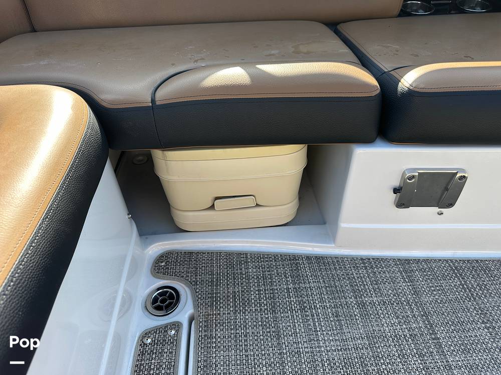 Slide: The Image of Crownline Boats E230XS 2024 - 15678529