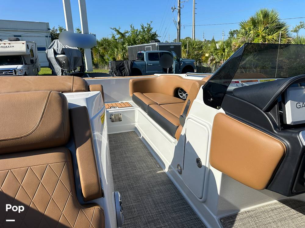 Slide: The Image of Crownline Boats E230XS 2024 - 15678532