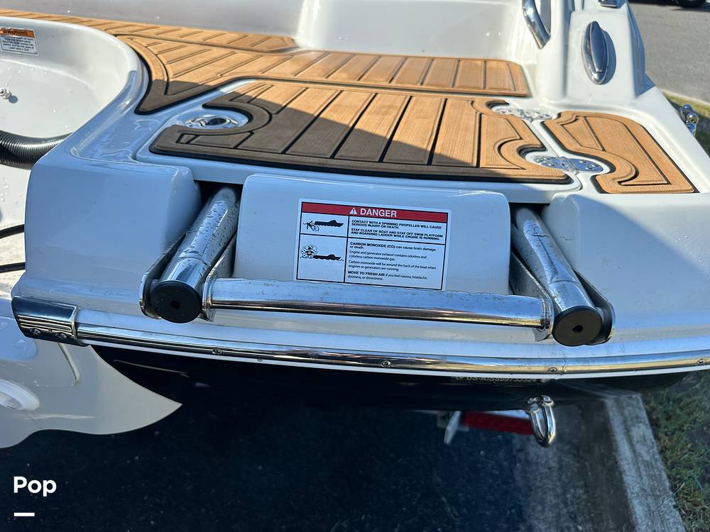 Slide: The Image of Crownline Boats E230XS 2024 - 15678536