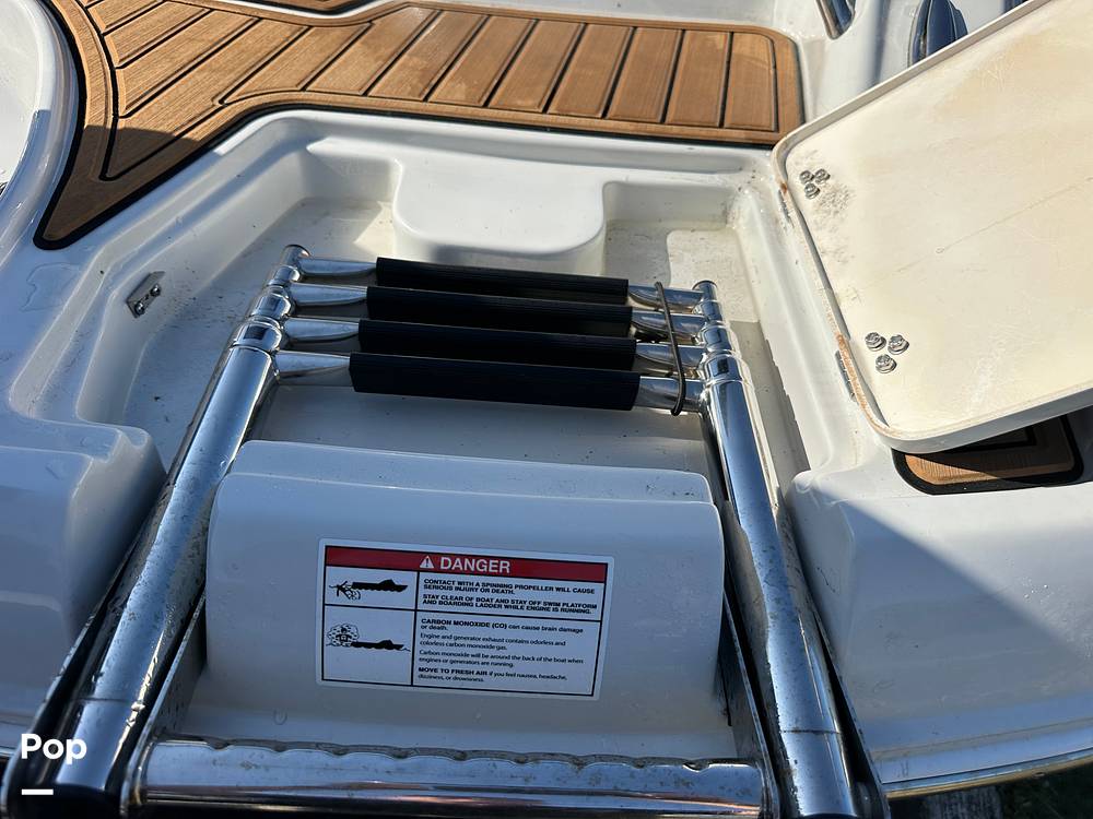 Slide: The Image of Crownline Boats E230XS 2024 - 15678537