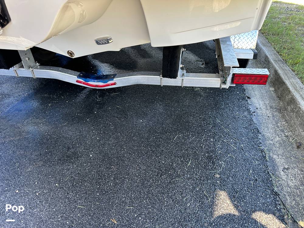 Slide: The Image of Crownline Boats E230XS 2024 - 15678540