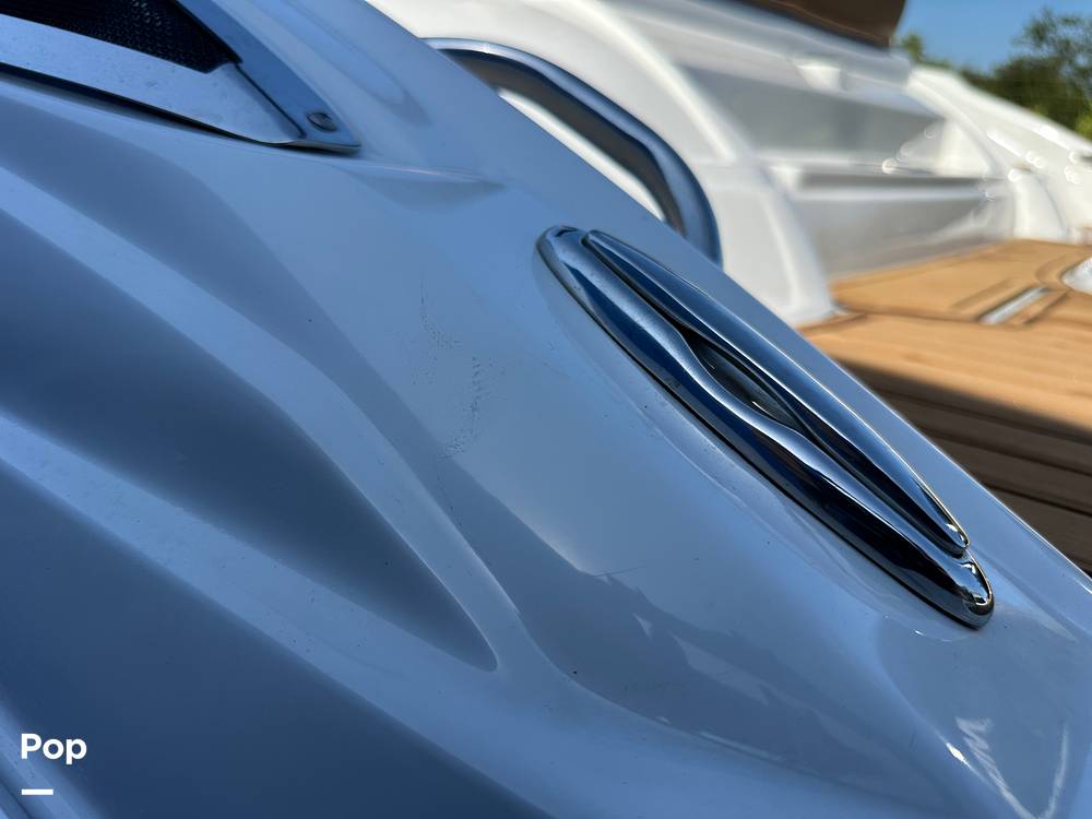 Slide: The Image of Crownline Boats E230XS 2024 - 15678544