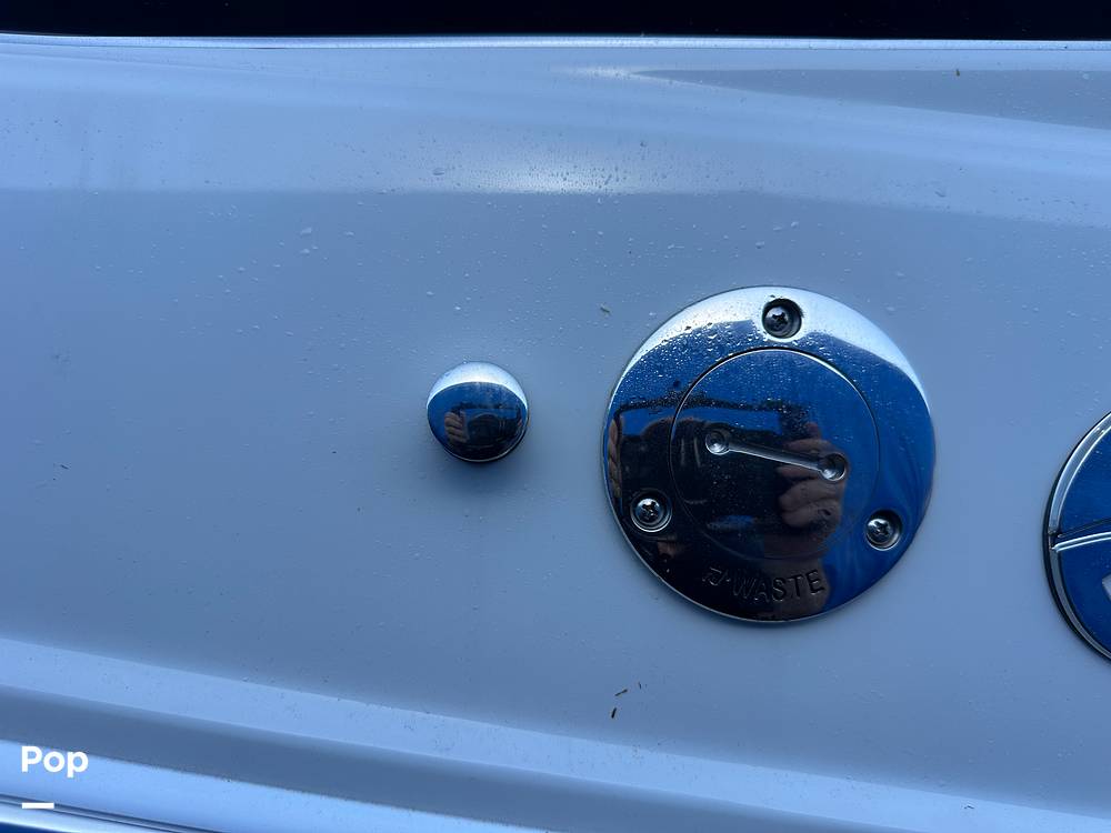 Slide: The Image of Crownline Boats E230XS 2024 - 15678545