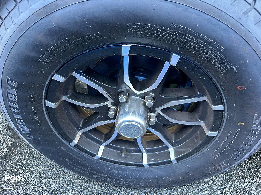 Slide: The Image of Crownline Boats E230XS 2024 - 15678546