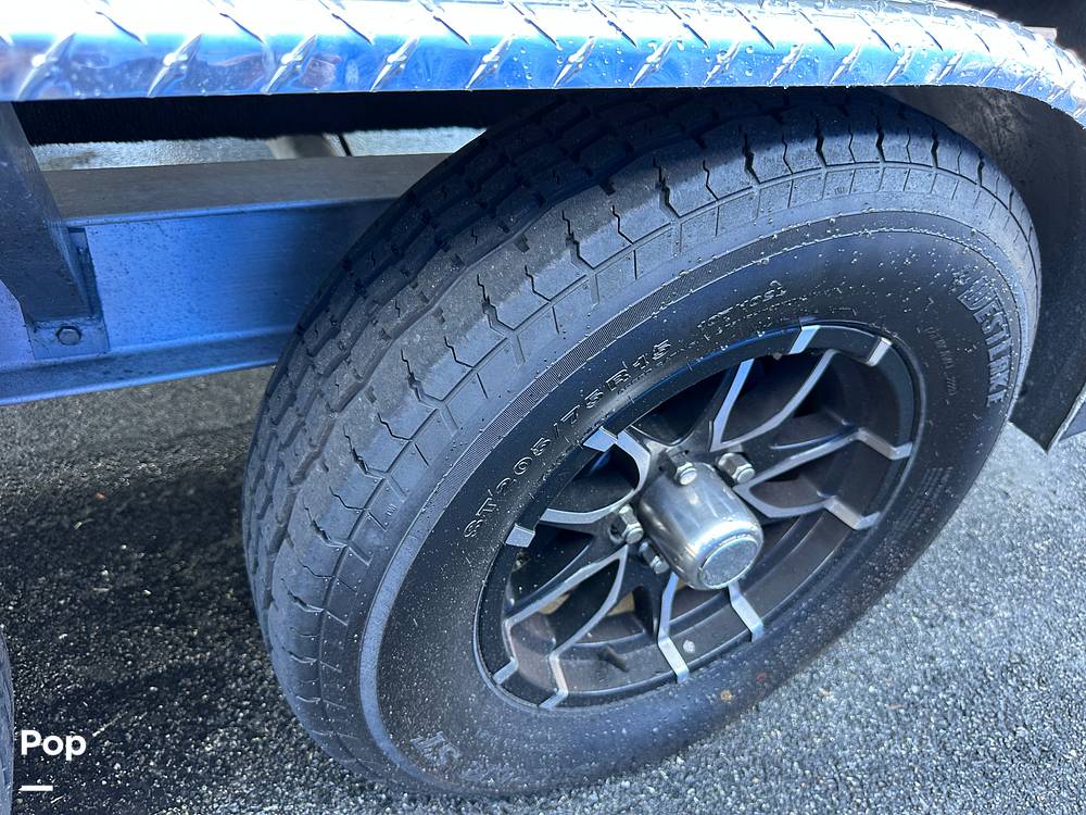 Slide: The Image of Crownline Boats E230XS 2024 - 15678548