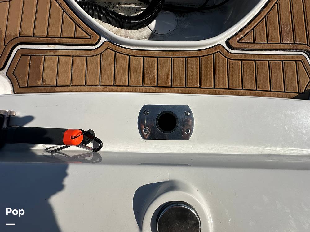 Slide: The Image of Crownline Boats E230XS 2024 - 15678510