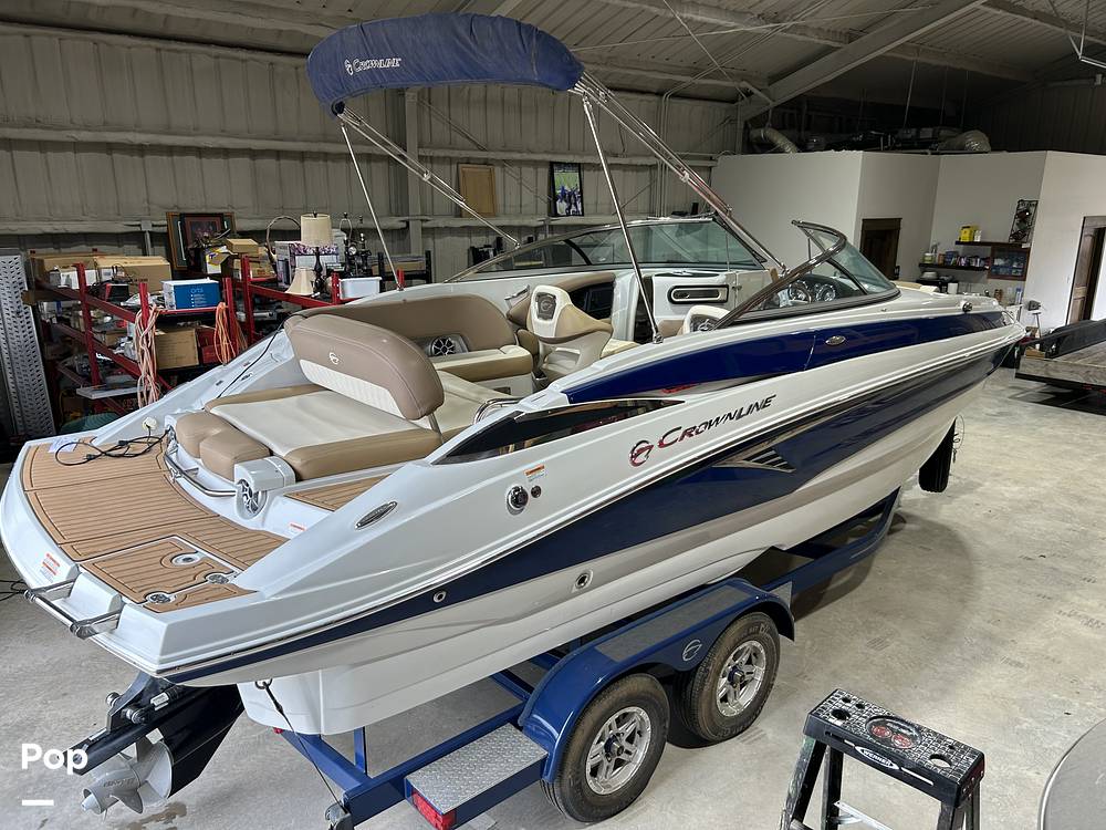Slide: The Image of Crownline Boats E235 2020 - 15041255