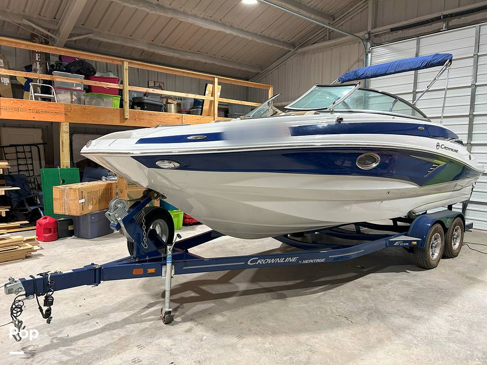 Slide: The Image of Crownline Boats E235 2020 - 15041251