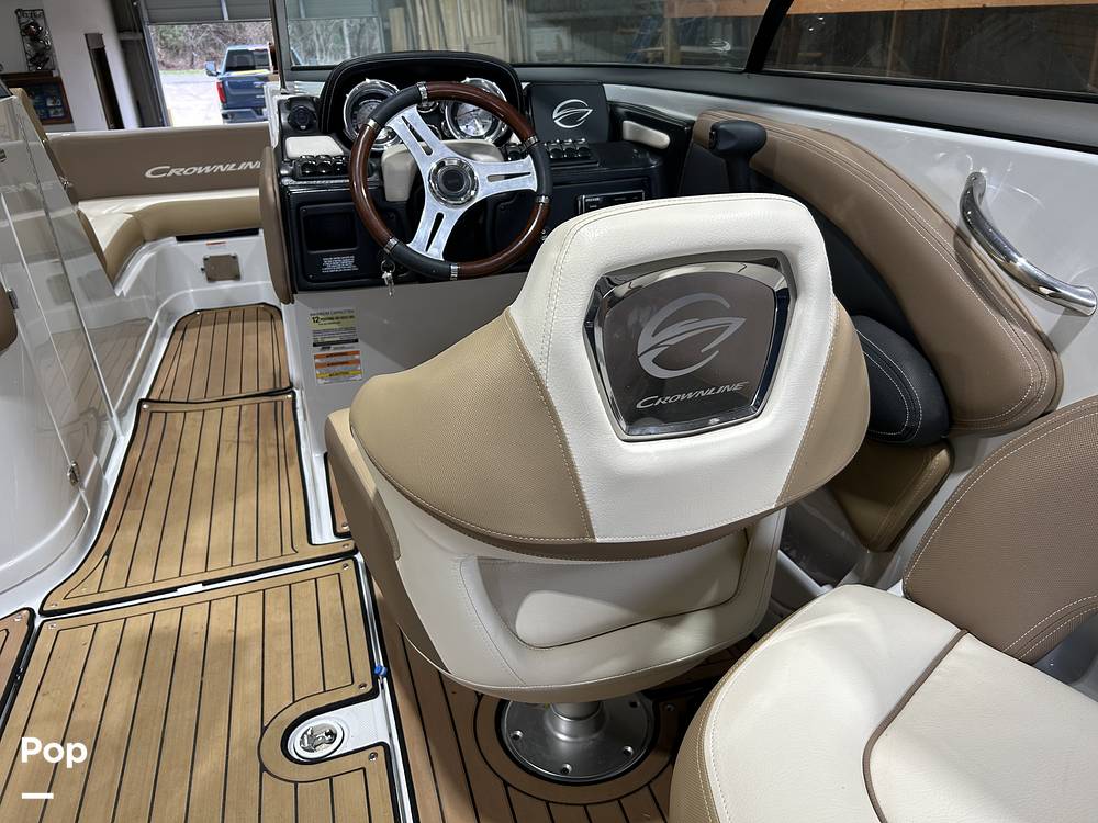 Slide: The Image of Crownline Boats E235 2020 - 15041315