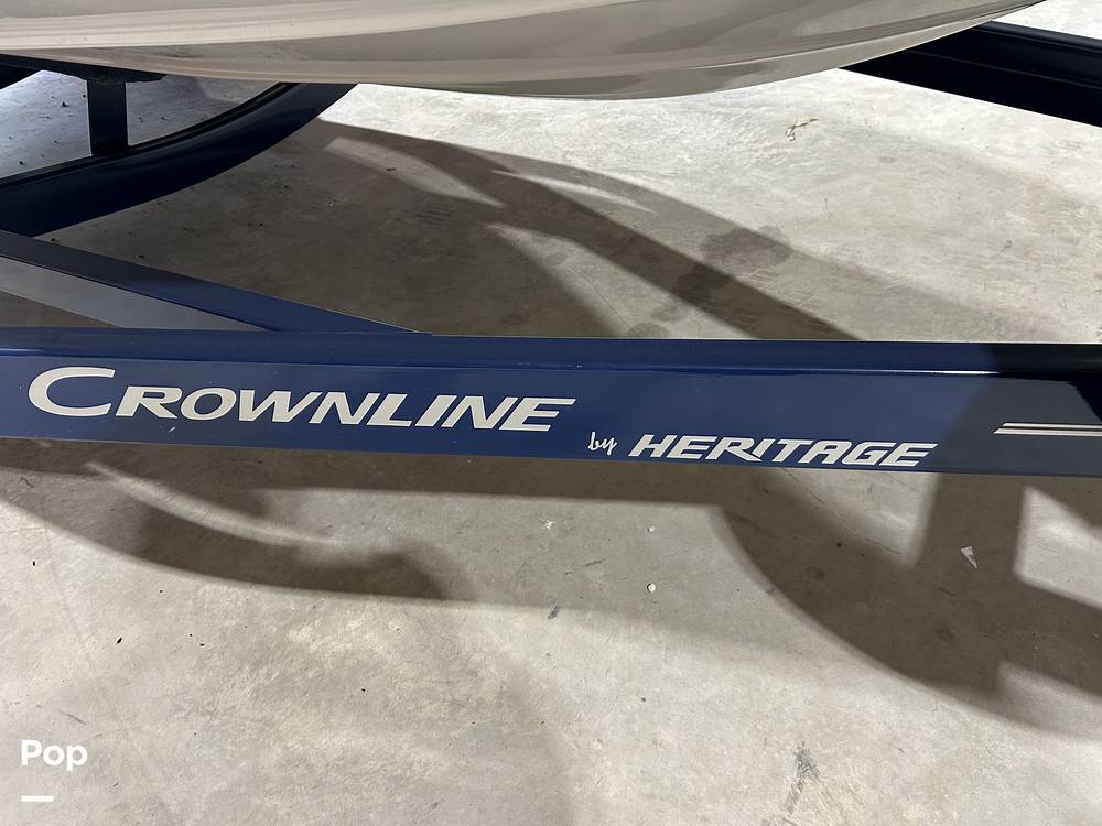Slide: The Image of Crownline Boats E235 2020 - 15041284