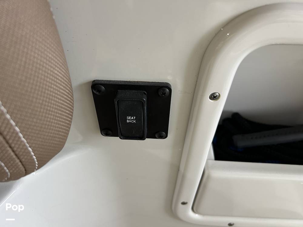 Slide: The Image of Crownline Boats E235 2020 - 15041313