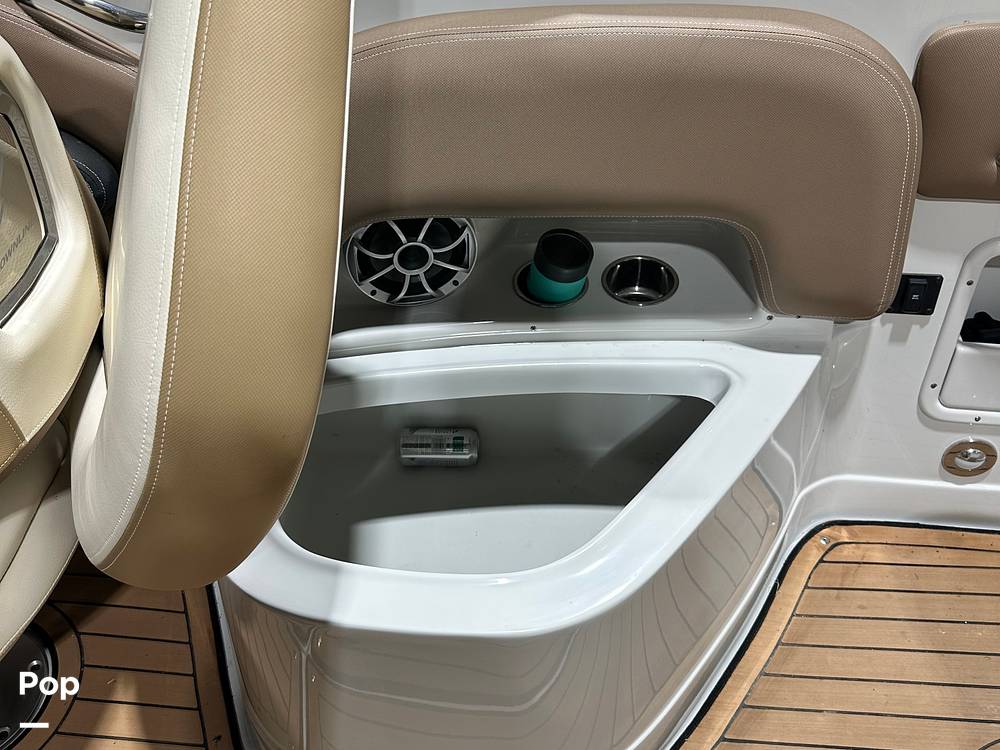 Slide: The Image of Crownline Boats E235 2020 - 15076746